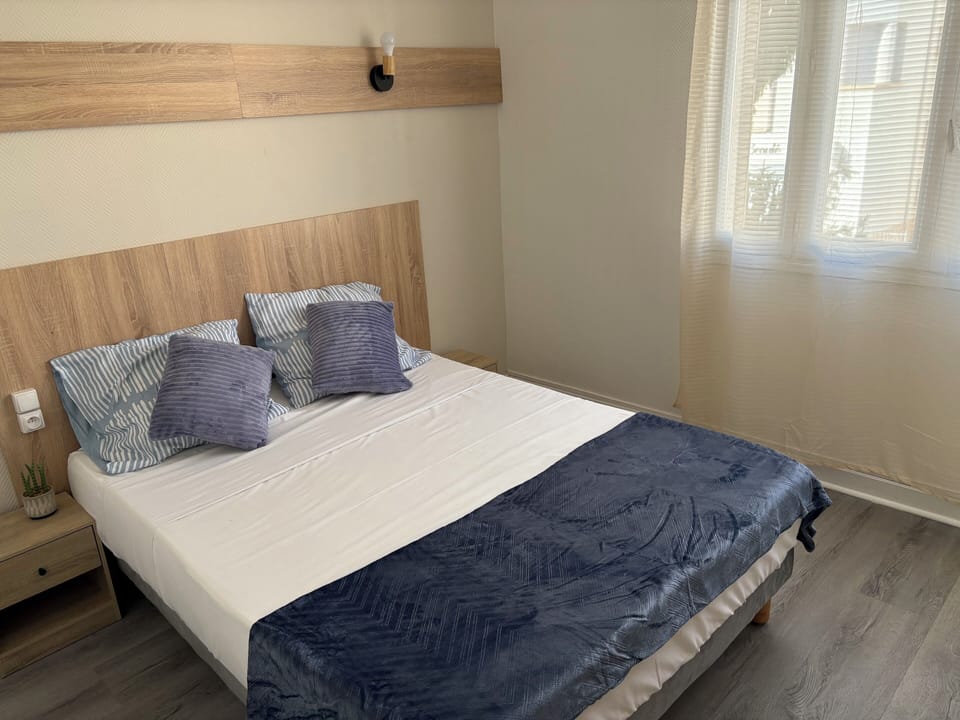 Classic Double Room | Soundproofing, free WiFi