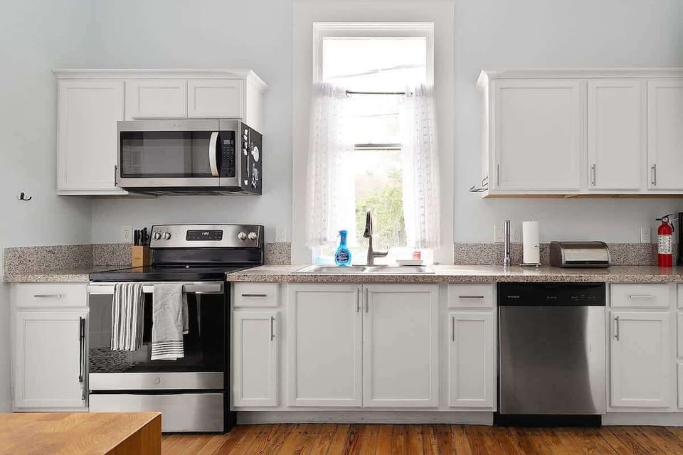 This fully equipped kitchen makes feeding a crowd easy with stainless steel appliances and a handy dishwasher. Whip up a hearty breakfast before spending a sun-drenched afternoon tubing down the river.