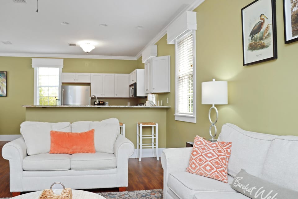 House, 1 King Bed with Sofa bed (Barefoot Cottage B49 - Seabbatical) | Living area