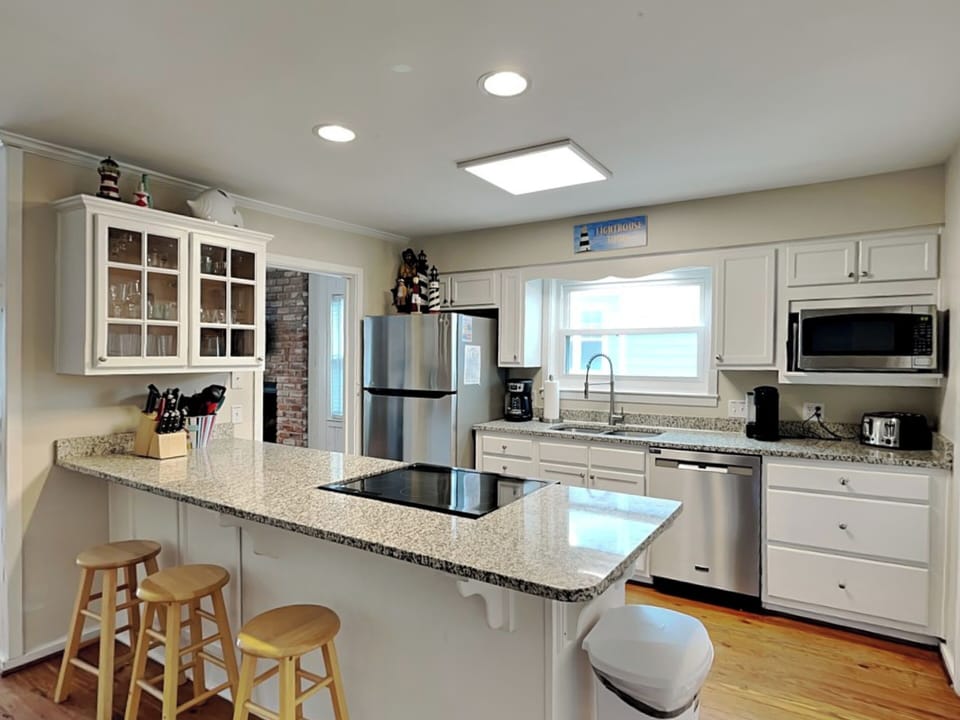 Eat-In Full Kitchen