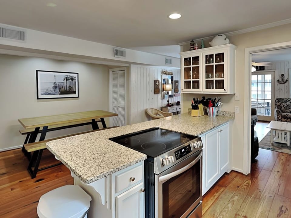Eat-In Full Kitchen