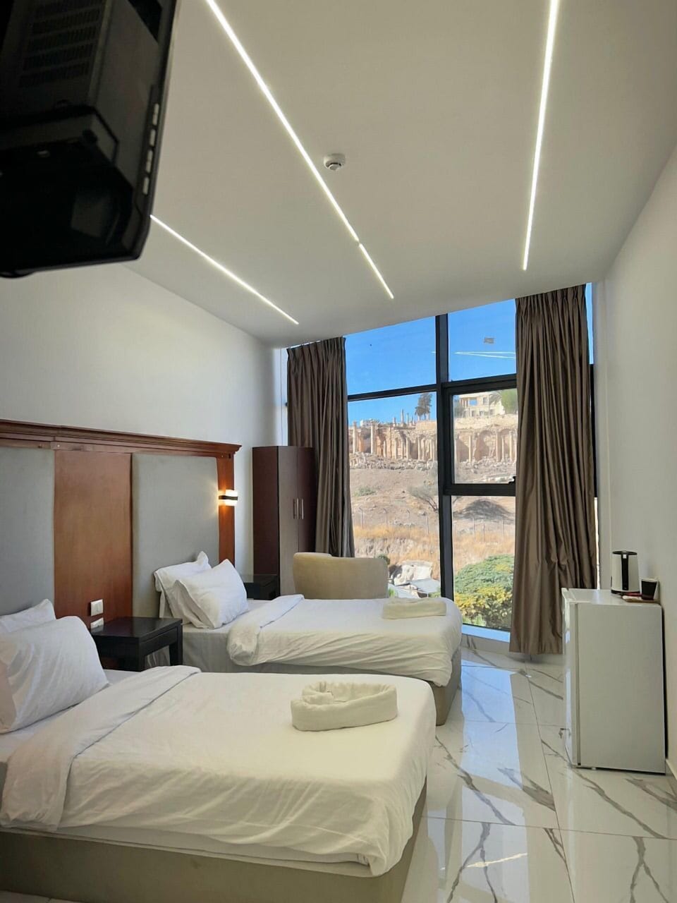 Basic Double or Twin Room, City View | Soundproofing, iron/ironing board, WiFi (free)