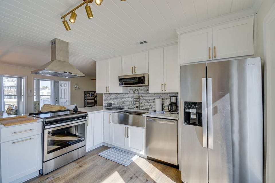 All modern appliances. 