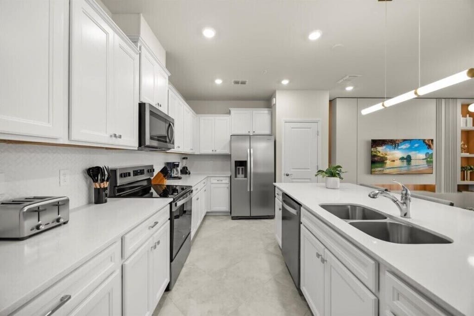 16192 Palm Frond Ave (6).jpg