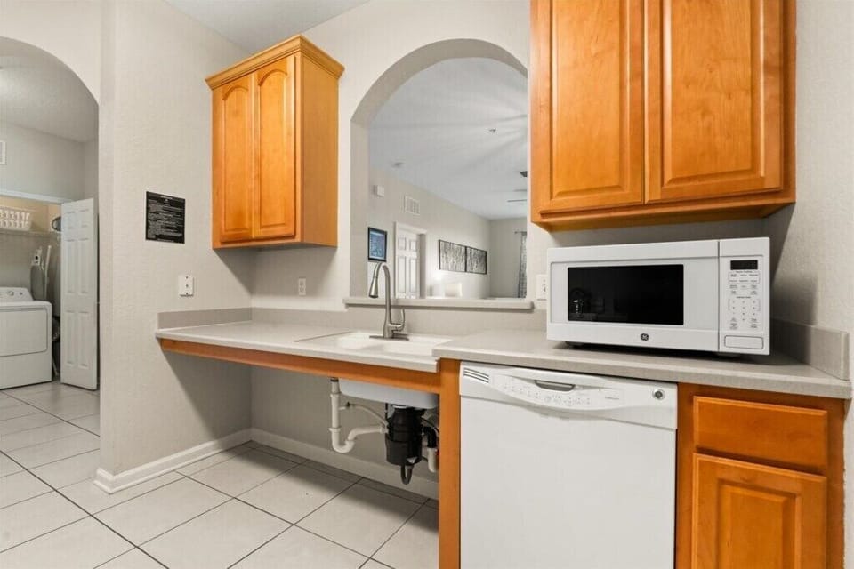 4814 Cayview Ave Unit 405 (10).jpg