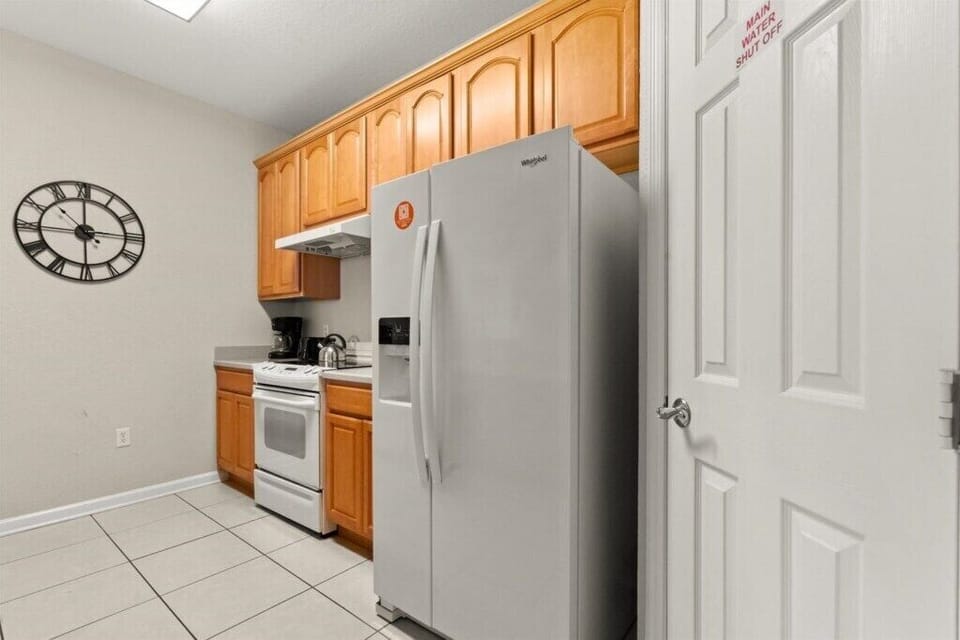 4814 Cayview Ave Unit 405 (9).jpg