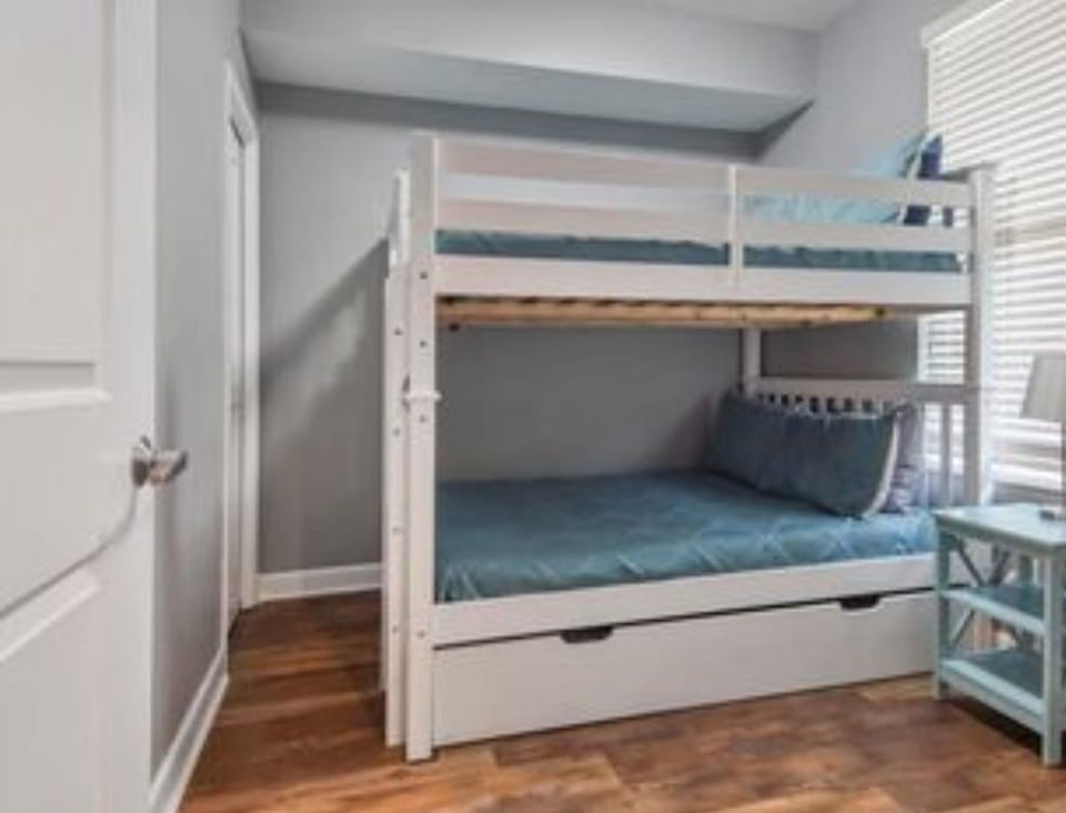Full size bunk beds with twin trundle