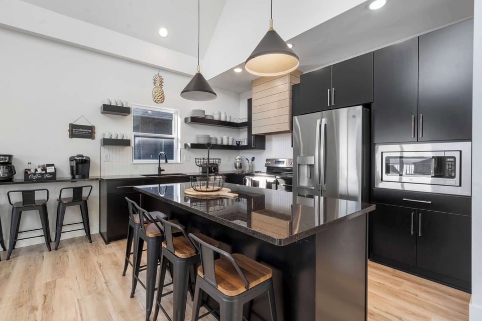 House, Multiple Beds, Hot Tub, Partial Lake View (Pineapple Duo) | Private kitchen | Coffee/tea maker, fridge, microwave, oven