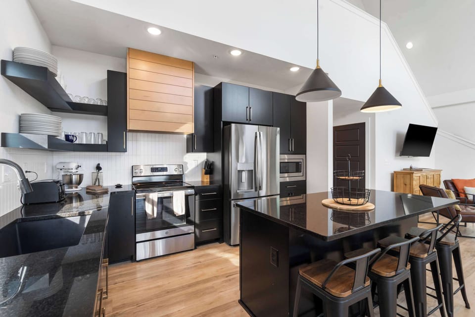House, Multiple Beds, Hot Tub, Partial Lake View (Pineapple Duo) | Private kitchen | Coffee/tea maker, fridge, microwave, oven
