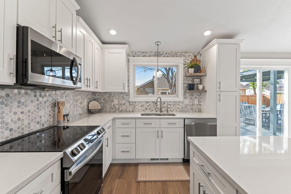 Enjoy all new appliances and many small kitchen appliances 