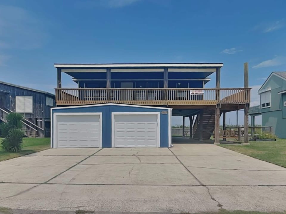 House (4 Bedrooms) | Front of property