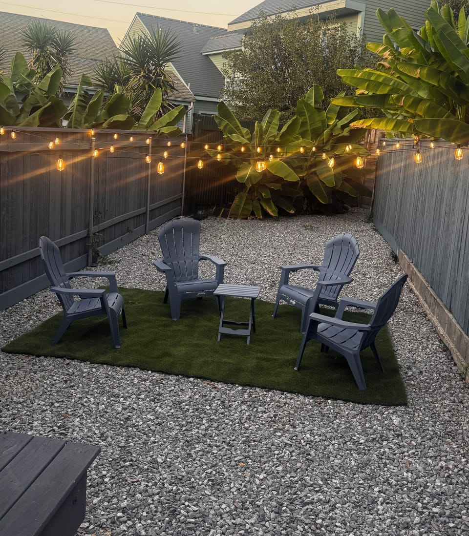 Private Backyard and seating for 4