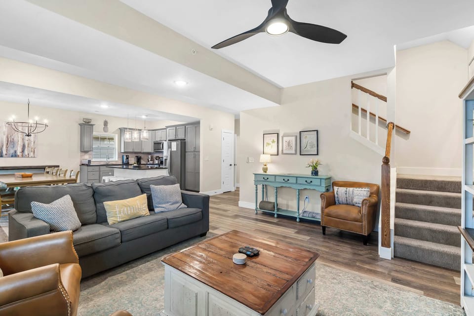House, Multiple Beds, Hot Tub, Garden View (Pineapple Bungalow) | Living area | 50-inch flat-screen TV with digital channels