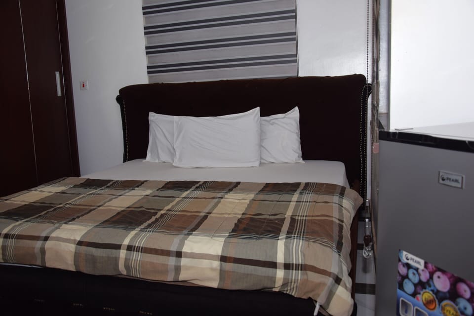 Comfort Room | Desk, laptop workspace, WiFi (free)