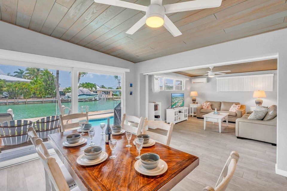 Dining area and living area open panels