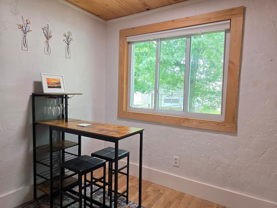 Kitchen dining area