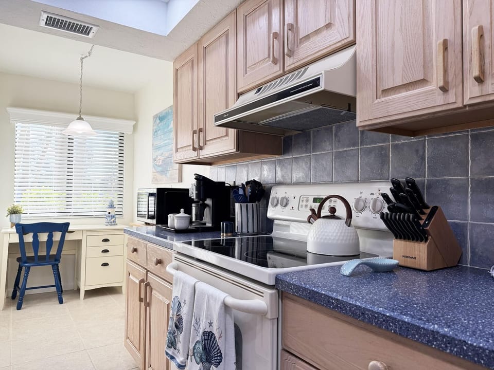 Tamarind – 2BR Condo with Lemon Bay Views (4542)