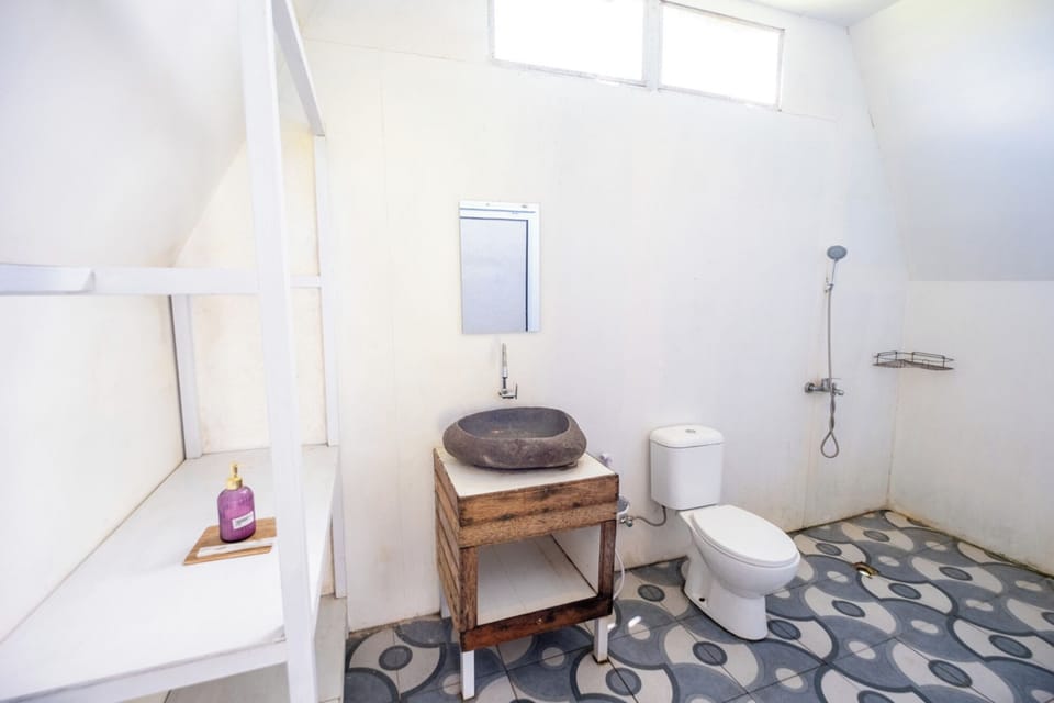 Suite Room | Bathroom | Shower, rainfall showerhead, free toiletries, soap