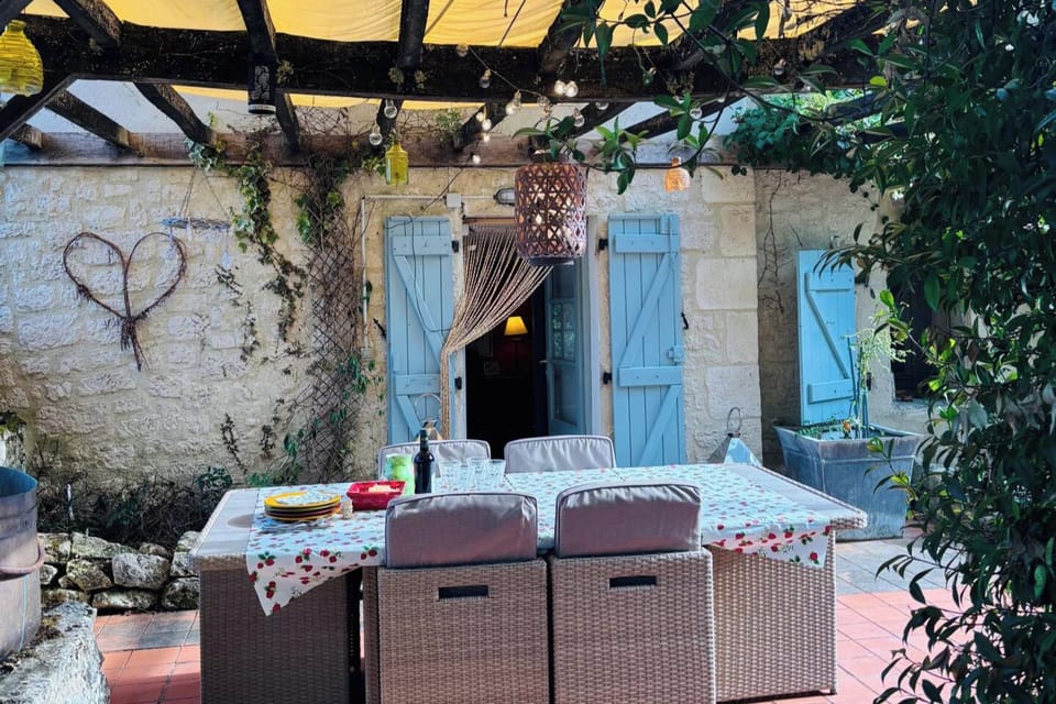 Patio with garden rattan furniture which sits 8 people comfortable