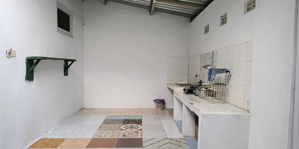Basic Double Room | Shared kitchen | Cookware/dishes/utensils