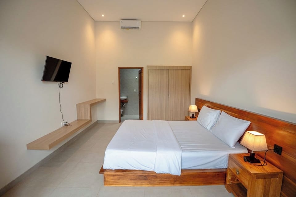 Deluxe Room | Desk, free WiFi