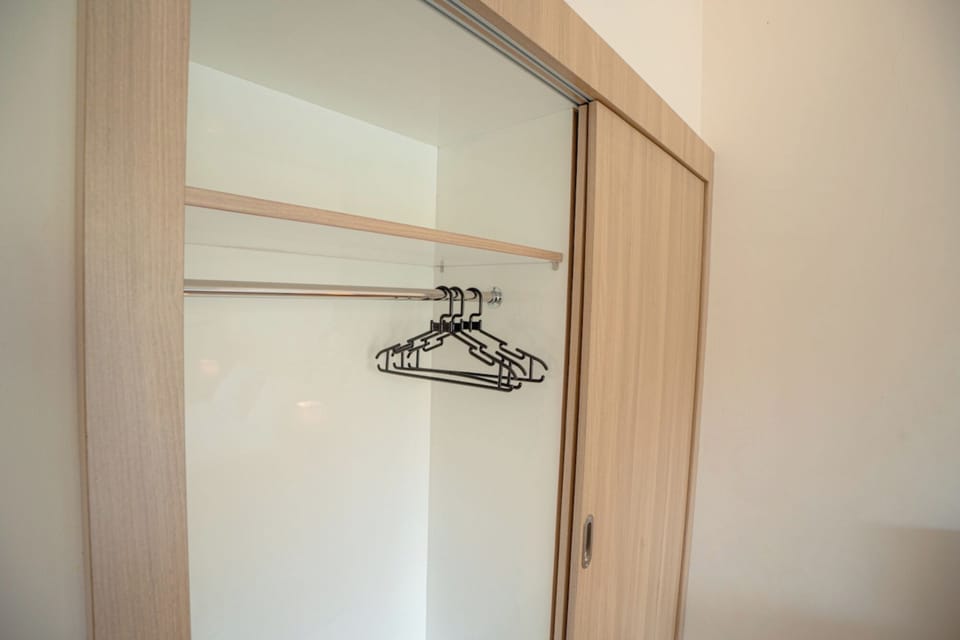 Deluxe Room | Desk, free WiFi