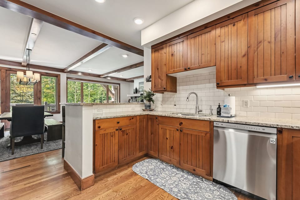 Kitchen: Drip coffee maker, Keurig, blender, toaster, cooking utensils, tableware