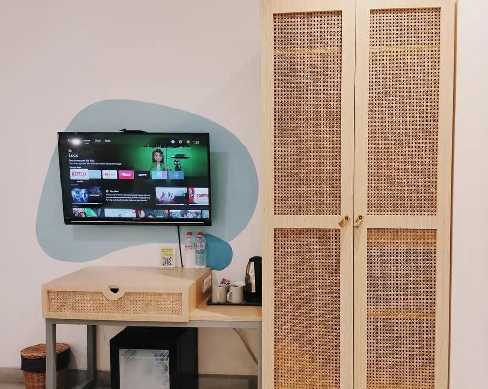 Superior Double Room, Non Smoking | Desk, laptop workspace, WiFi (free), bed sheets