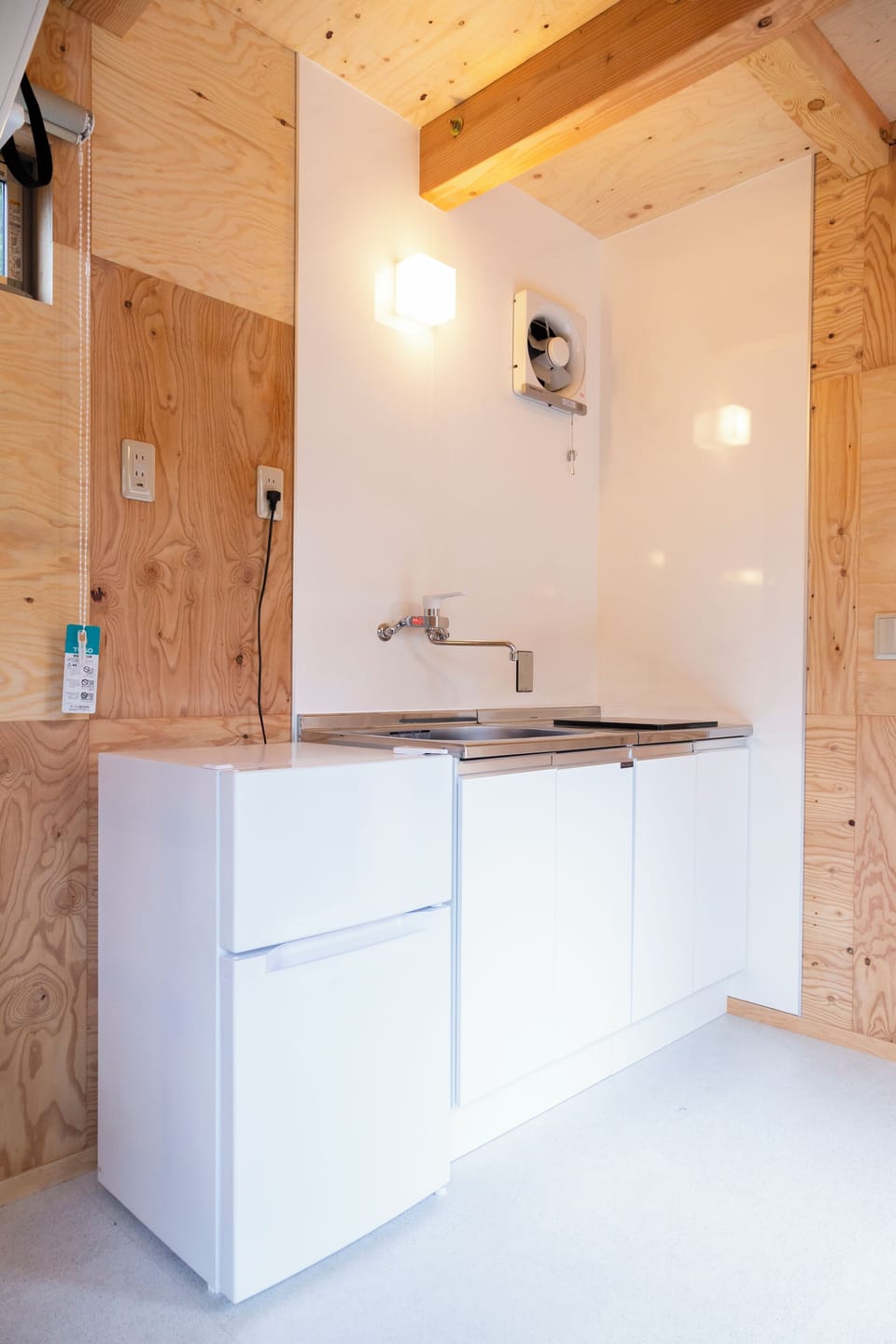 Standard Twin Room | Private kitchen | Fridge, freezer