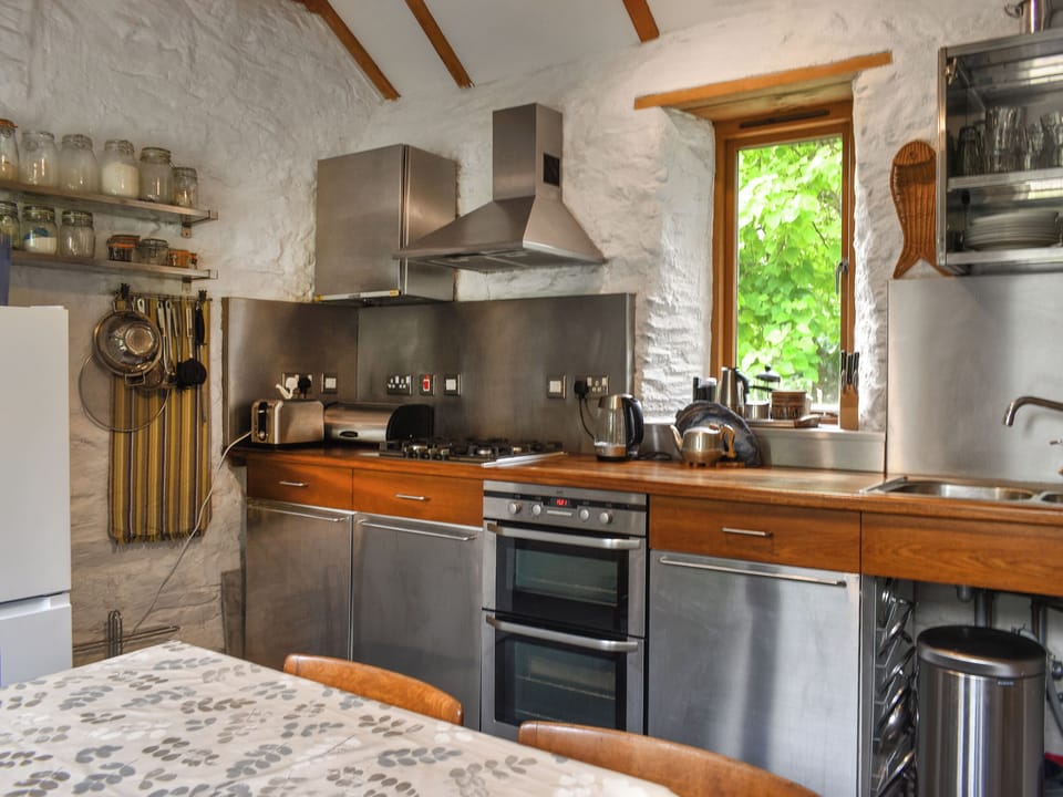 Kitchen/diner | Swallows Barn, Liskeard
