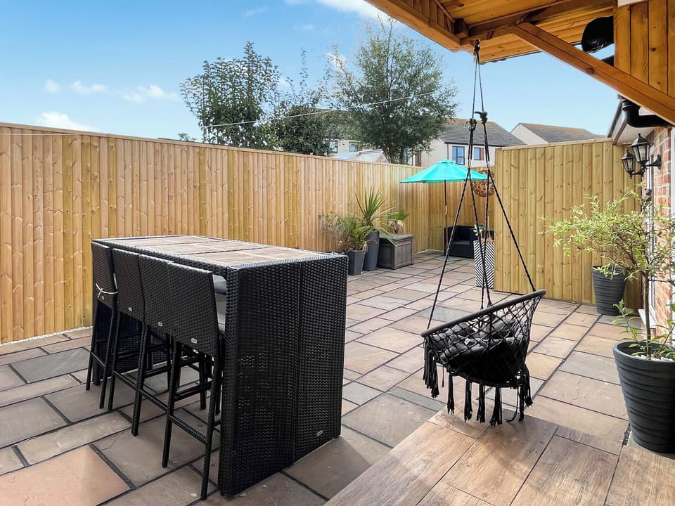 Outdoor | Lawsons Lodge, Whitby