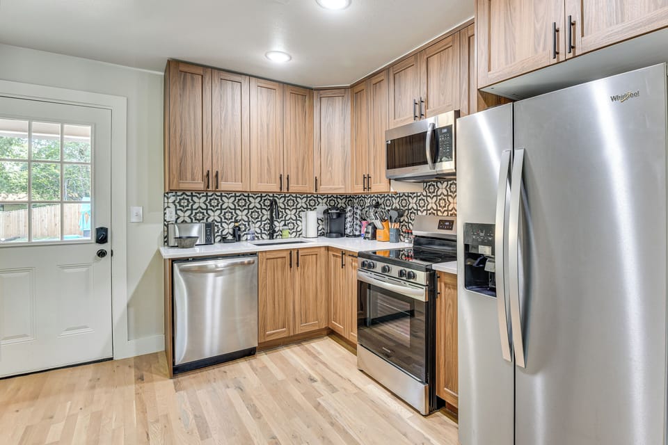 Kitchen | Refrigerator | Toaster