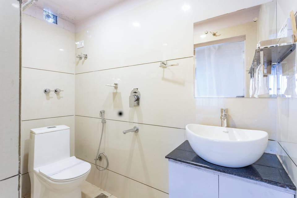 Premium Room | Bathroom | Bathrobes, slippers, bidet