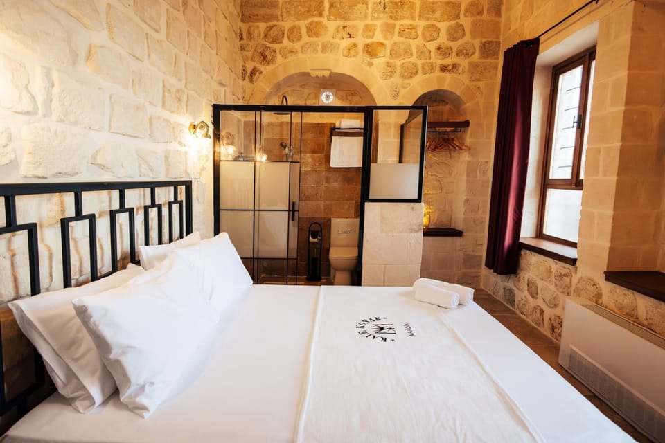 Standard Double Room, City View, Derik | Free minibar, blackout drapes, soundproofing, iron/ironing board
