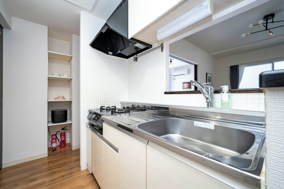 Fridge, microwave, stovetop, electric kettle