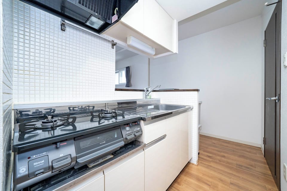 Fridge, microwave, stovetop, electric kettle