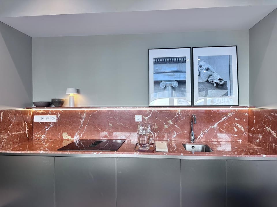 Comfort Apartment, 2 Bedrooms, City View | Bathroom | Shower, free toiletries, hair dryer, towels