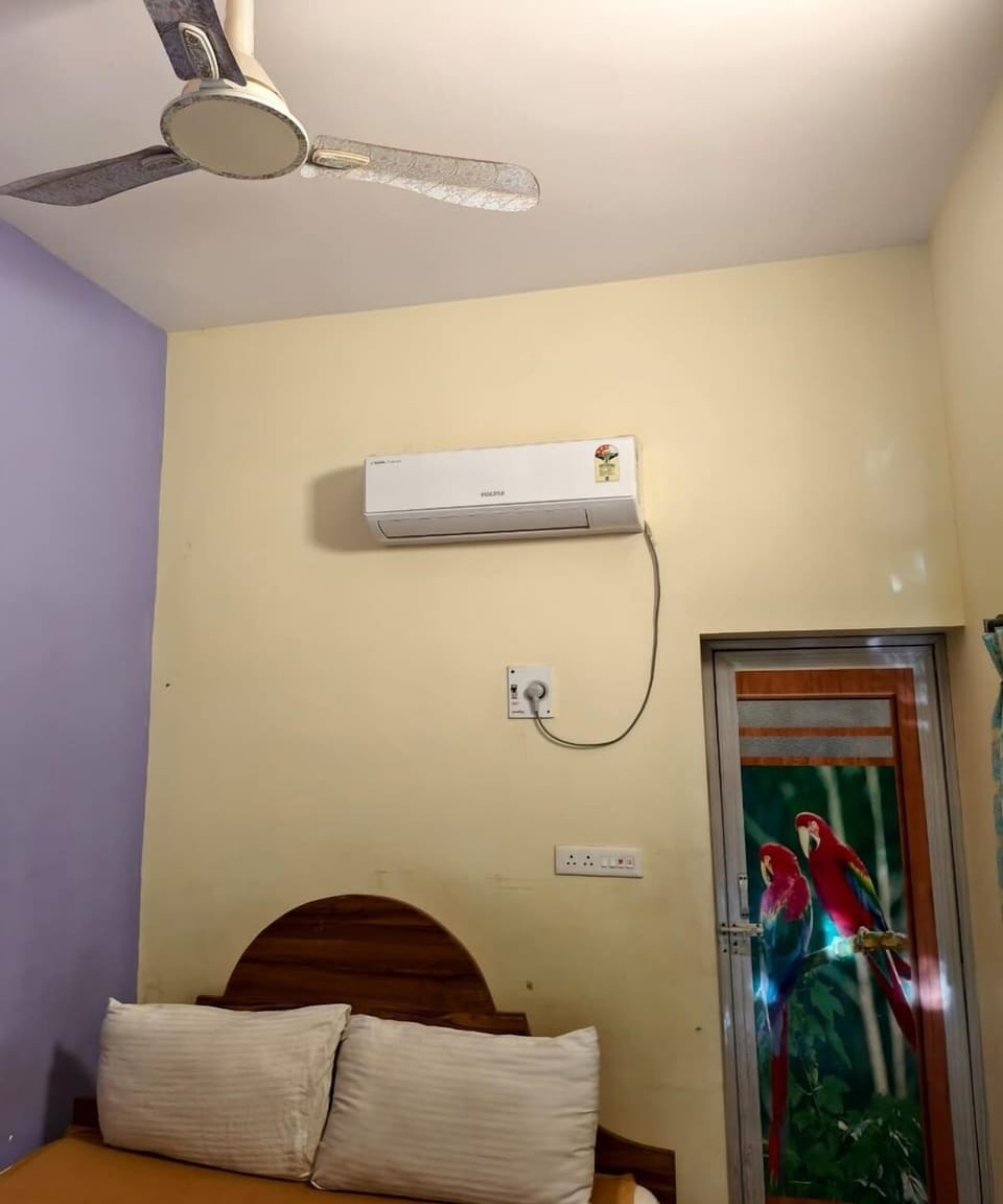 Deluxe Apartment | Desk, free WiFi, bed sheets