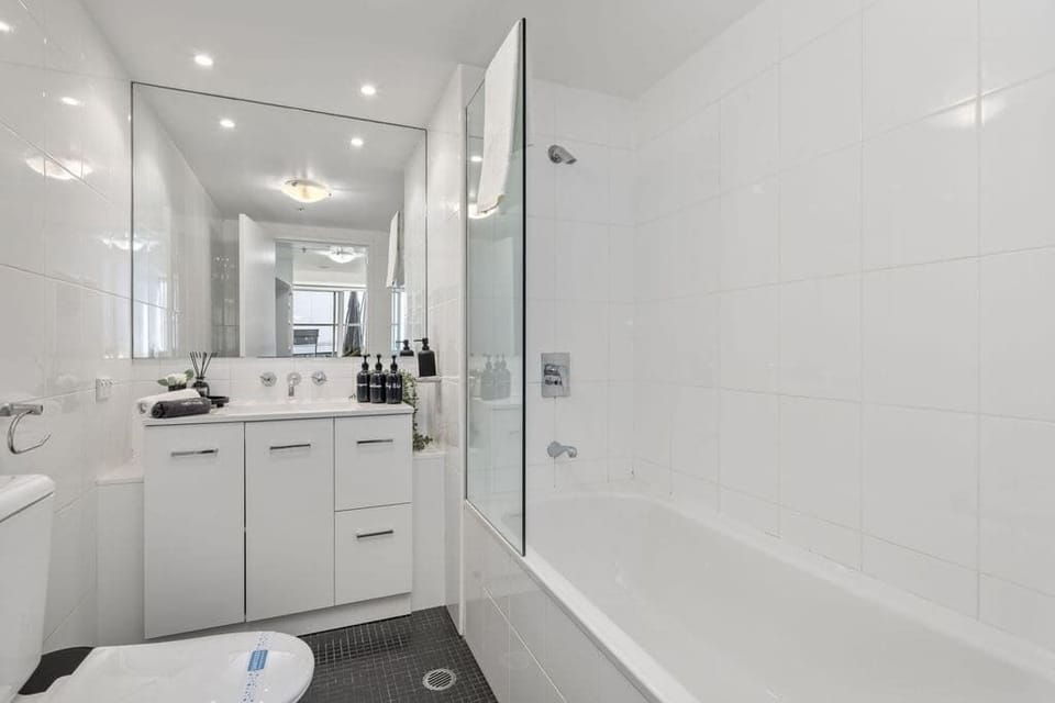 Darling Harbour 2BR Retreat With Spacious Balcony Apartment in Sydney
