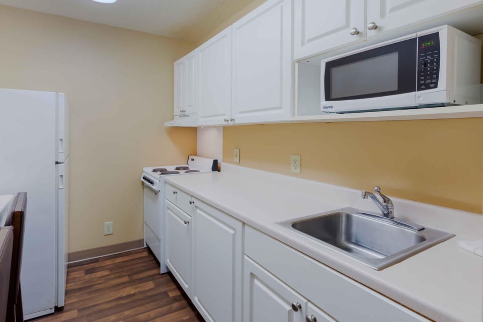 Fridge, microwave, stovetop