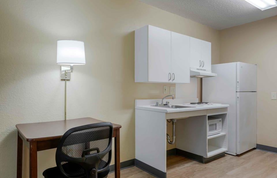 Fridge, microwave, stovetop