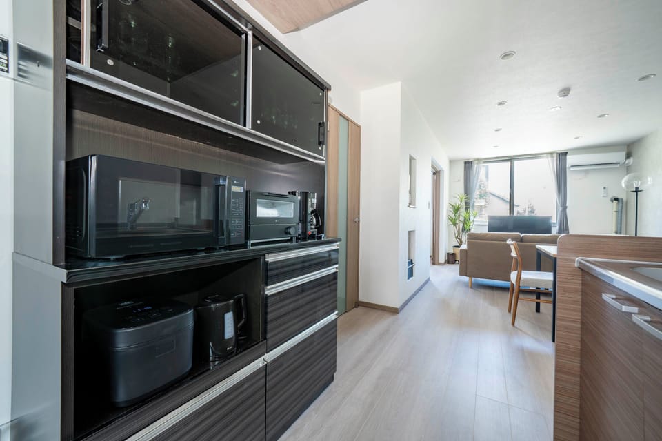 Fridge, microwave, stovetop, electric kettle