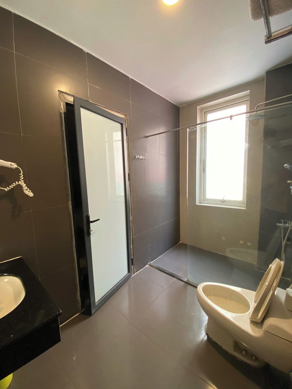 Basic Room | Bathroom | Shower, free toiletries, hair dryer, towels