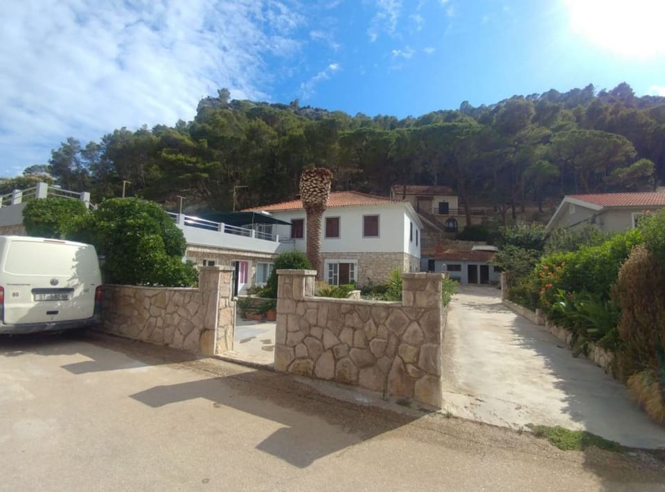 House (Four Bedroom Holiday Home With Terrac) | Exterior