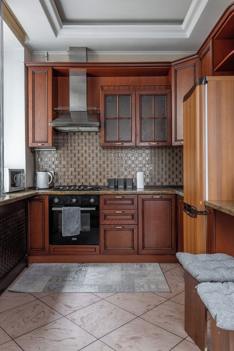 Comfort Apartment, City View | Private kitchen | Full-size fridge, microwave, oven, stovetop