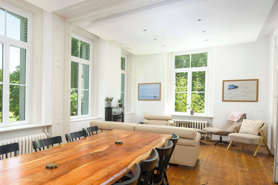 Premier salon du rez-de-chaussée. Appartement 1