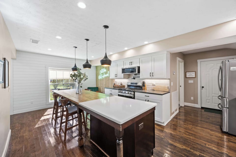 Kitchen: From morning coffee to evening cocktails, this kitchen makes every moment stylish.