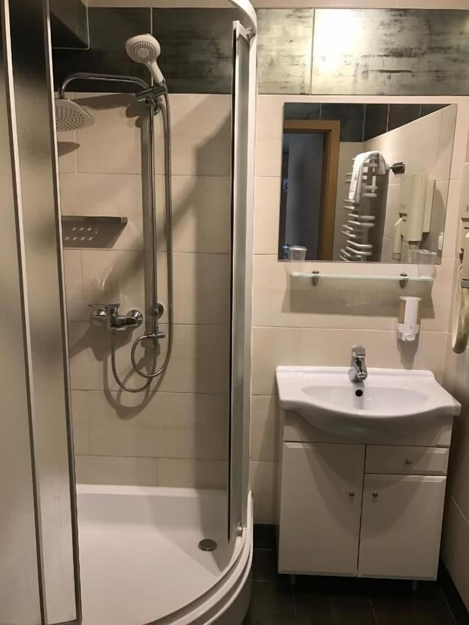 Twin Room | Iron/ironing board, WiFi (free)