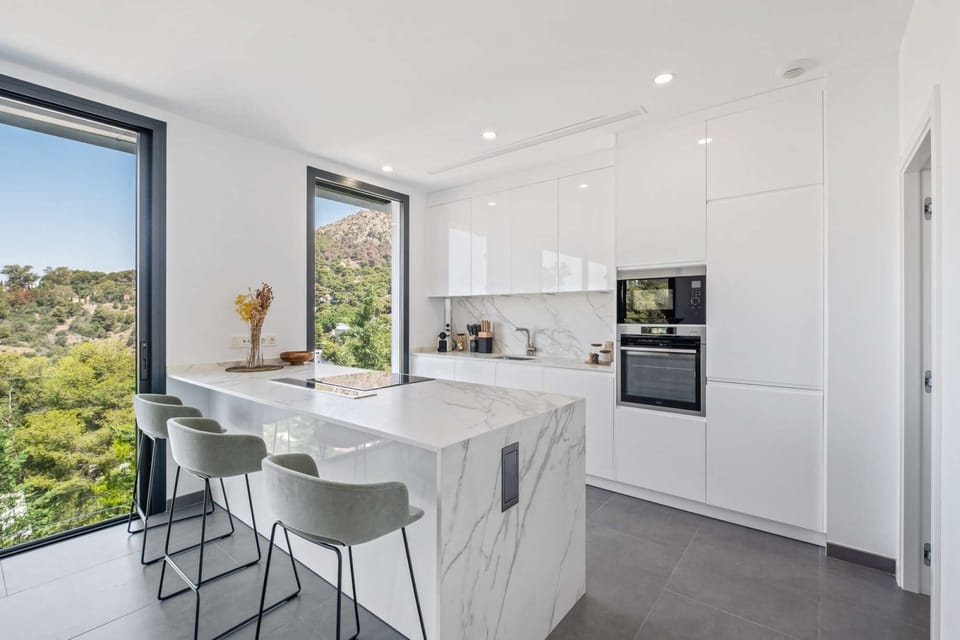 Kitchen | Dining area