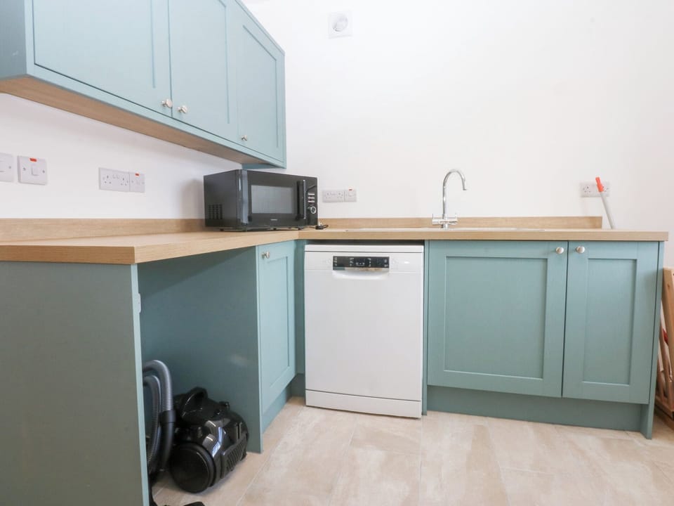 Fridge, microwave, dishwasher, toaster